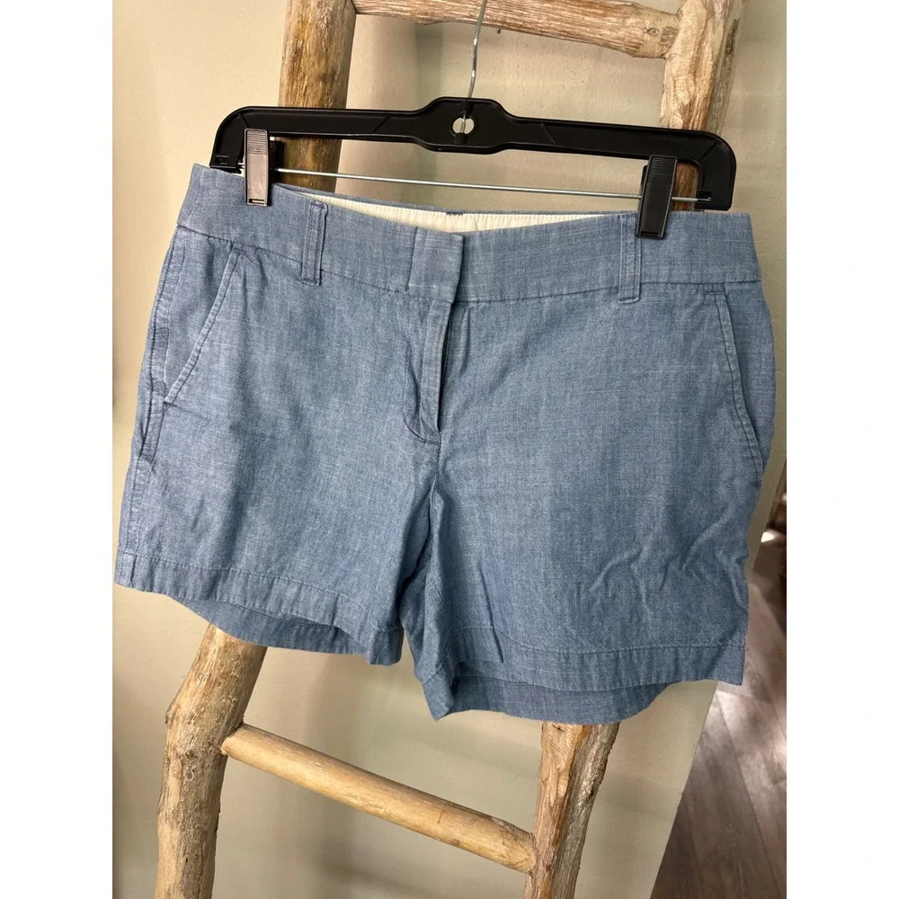 Women's blue chambray shorts from J.Crew, featuring a classic casual style sz 6